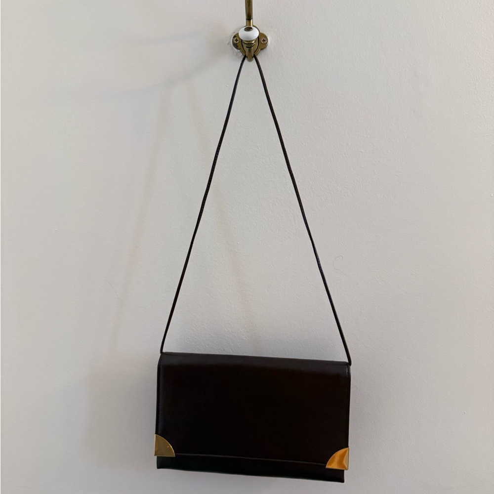 Circa 1960s / 1970s Slimline Vintage Brown Leather Crossbody Handbag